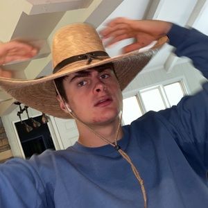 Meet your Posher, Ryan